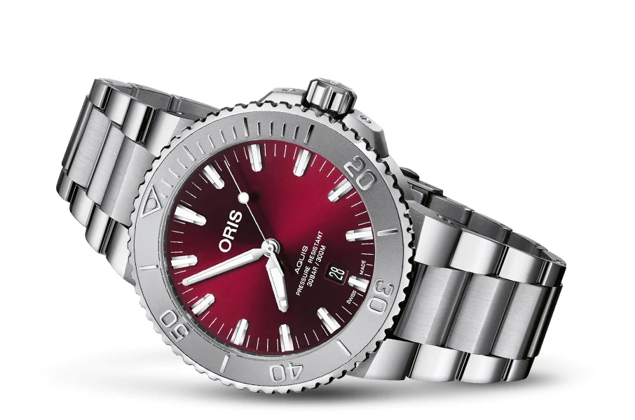 Aquis Date Cherry 43.5mm - Image 2