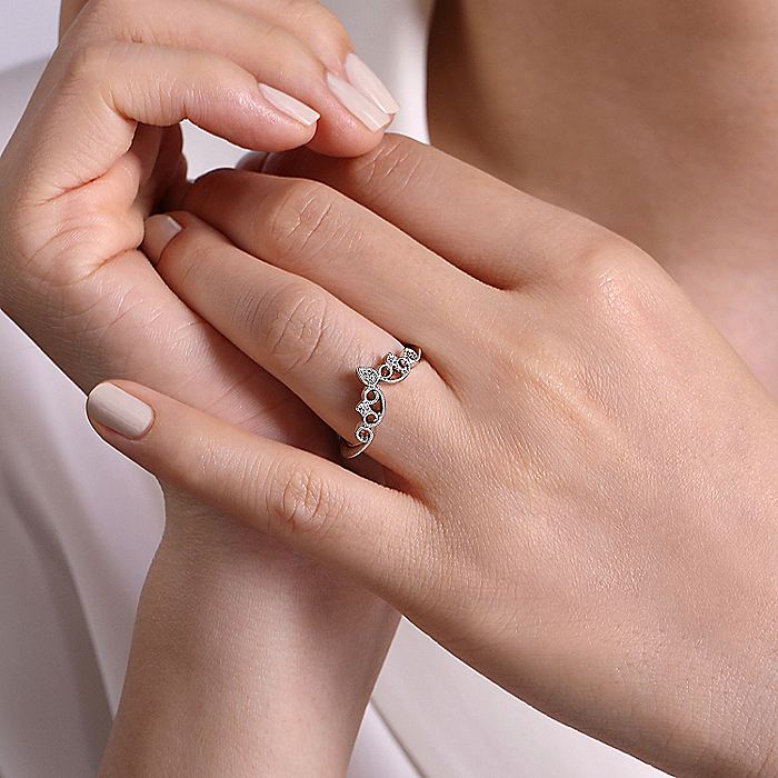 Gabriel & Co. 14 Karat White Gold Curved Filigree Diamond Ring - Image 3