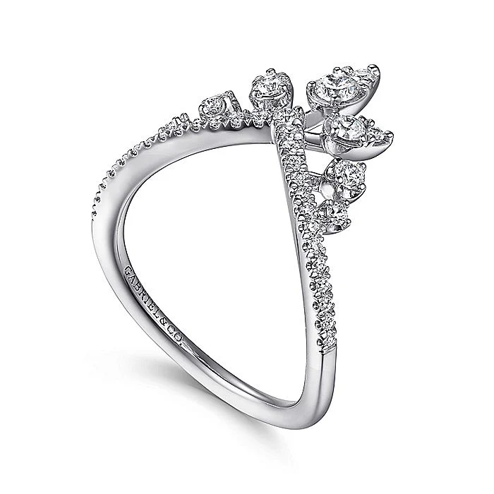 Gabriel & Co White Gold Diamond Chevron Ring - Image 3