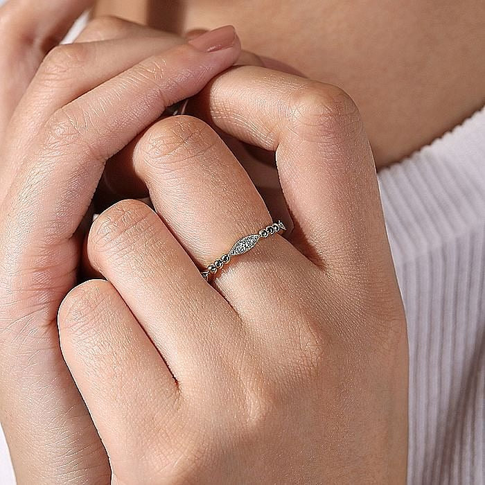 Gabriel & Co. Yellow Gold Bujukan Marquise Cluster Diamond Station Ring - Image 5