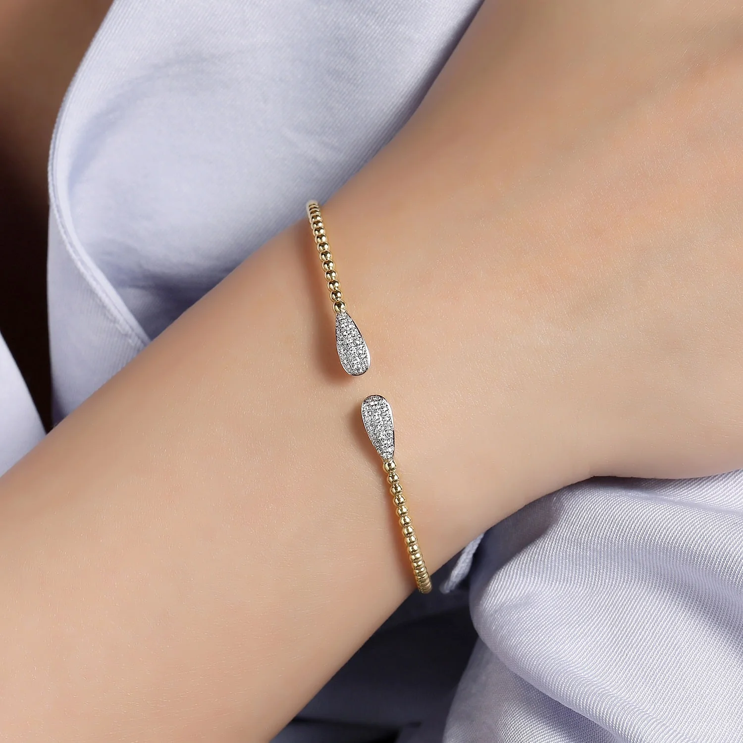 Gabriel & Co. Yellow Gold Diamond Bujukan Bracelet - Image 4