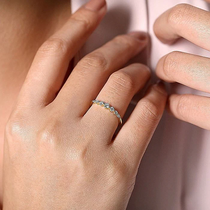 Gabriel & Co. Yellow Gold Graduating Single Prong Diamond Ring - Image 5