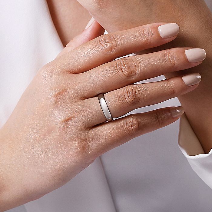 Gold Wedding Bands  -  Men' - Image 4